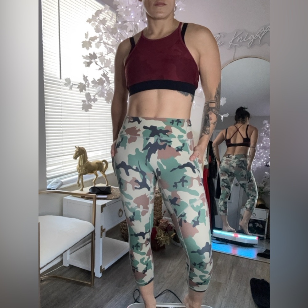 FIVE PIECE WORKOUT LOT SET shorts capri leggings crop top and sports bra FMFM - Picture 2 of 16
